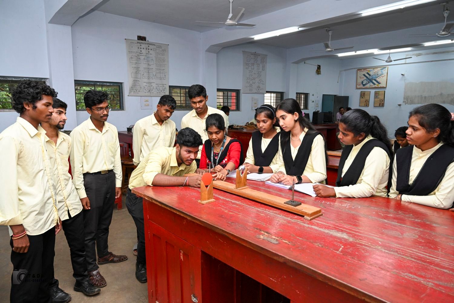 Physics Lab Equipment